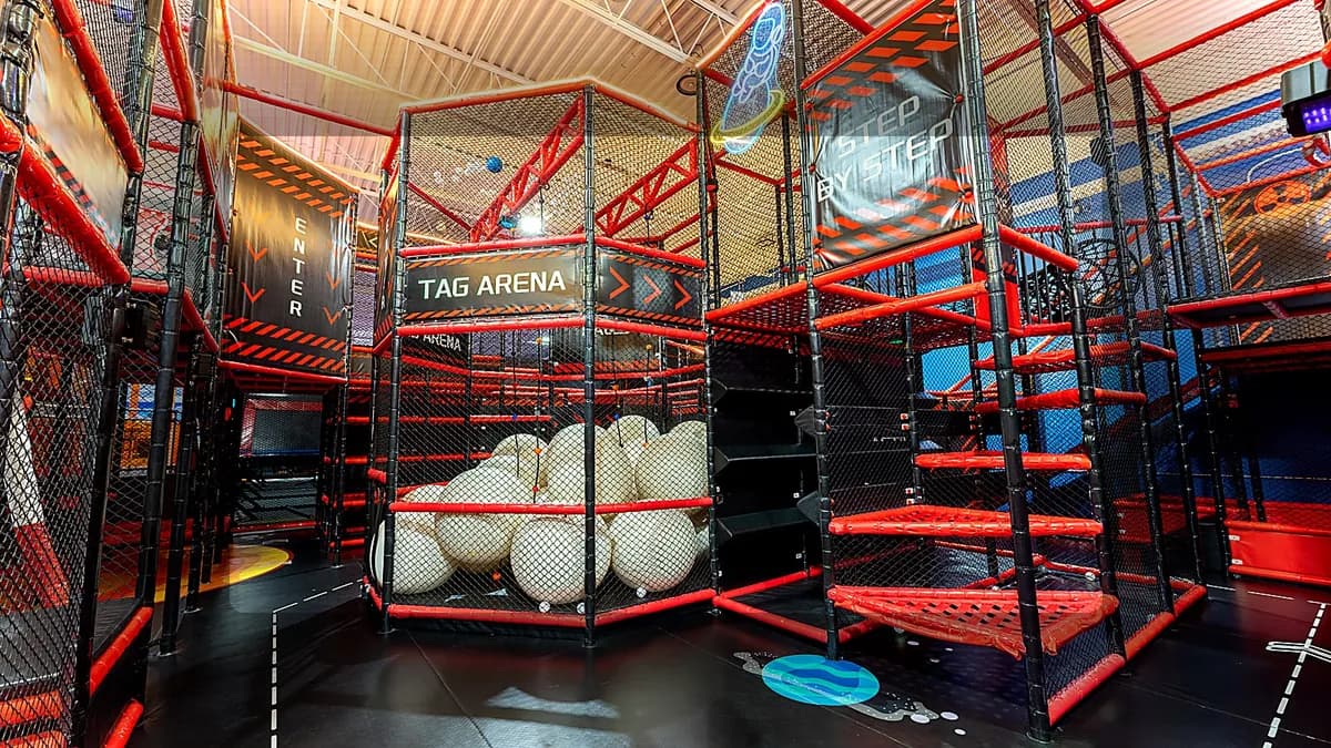 What Makes an Indoor Playground in London Suitable for Different Age Groups?
